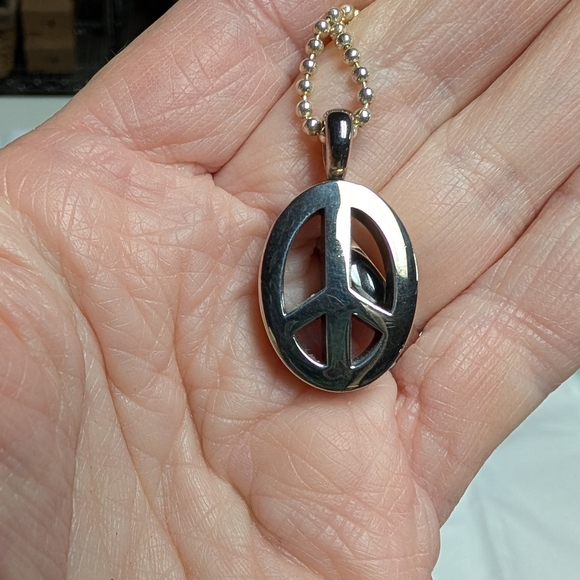 LAGOS Silver Peace Pendant Necklace - Picture 3 of 8